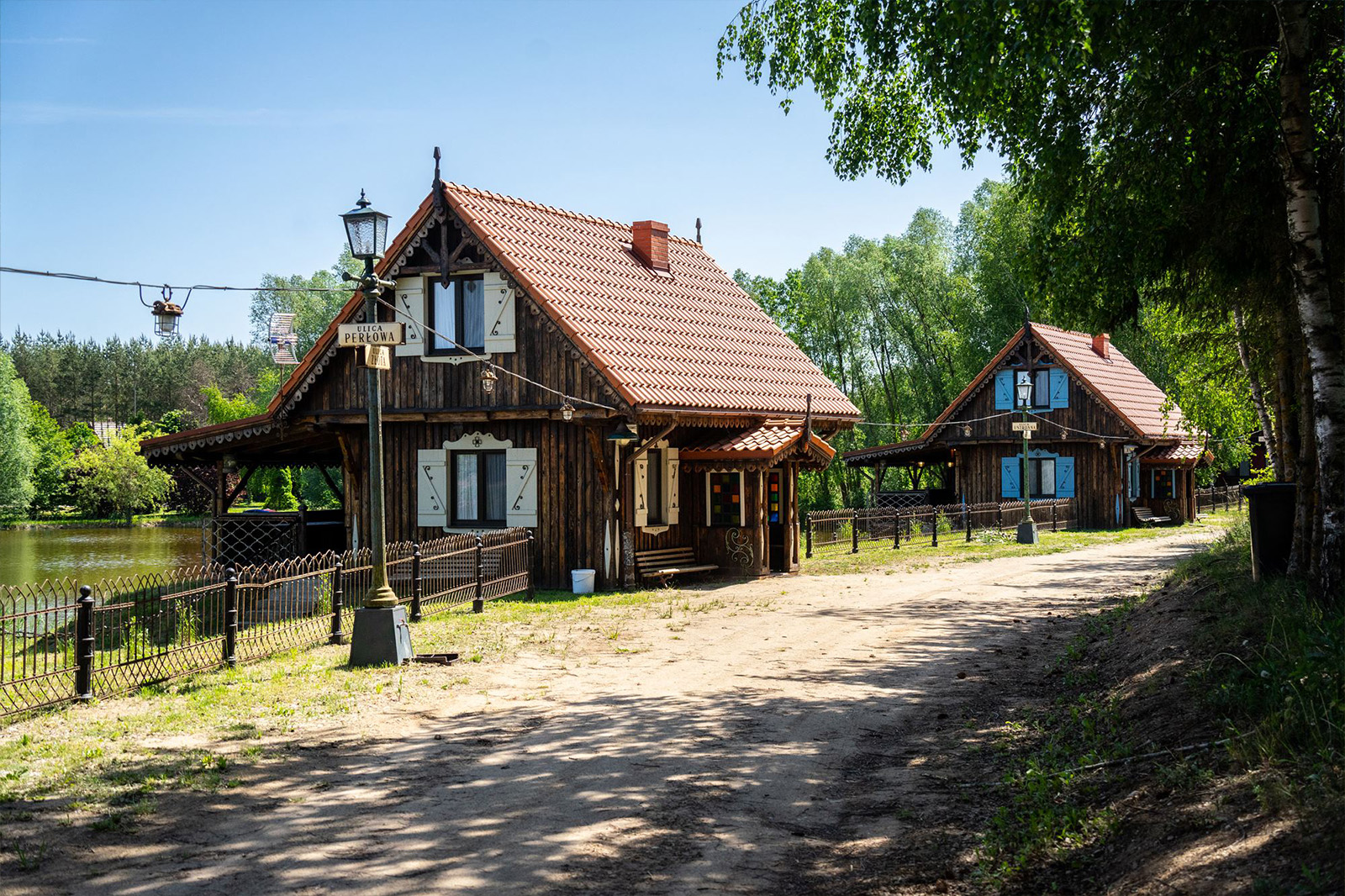 Konradowe Chaty - główne